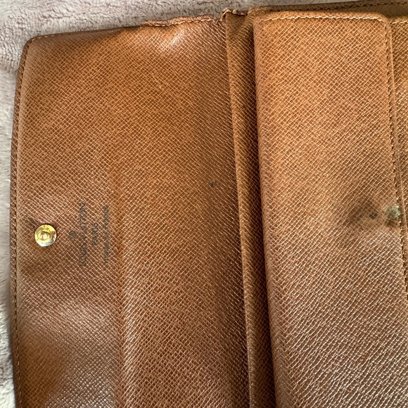 Louis Vuitton Wallet Authentic - Picture 3 of 8
